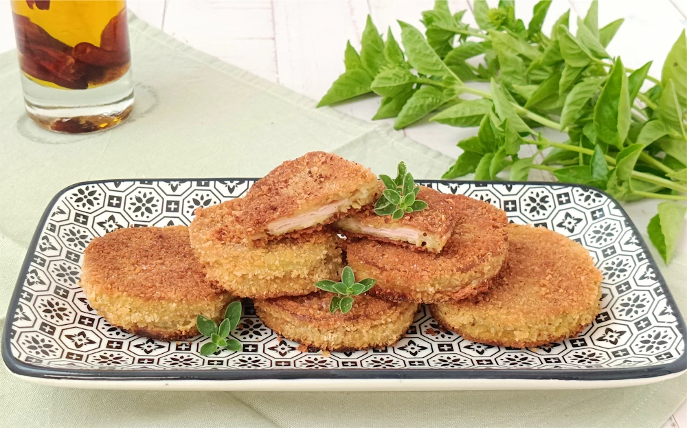 Cotolette di melanzane ripiene: la ricetta croccante in padella o in friggitrice ad aria