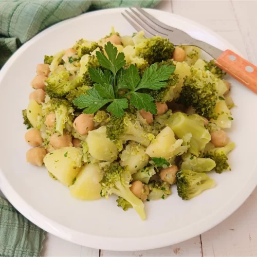 Insalata di patate ceci e broccoli