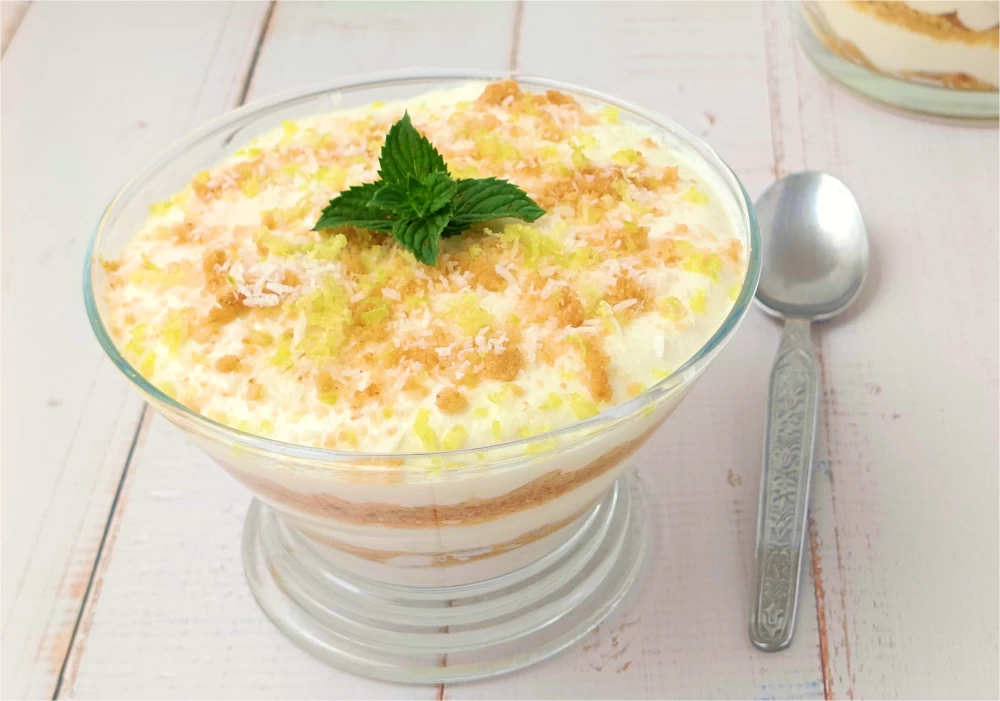 Dolce al limone in bicchiere: fresco senza cottura e pronto in 5 minuti